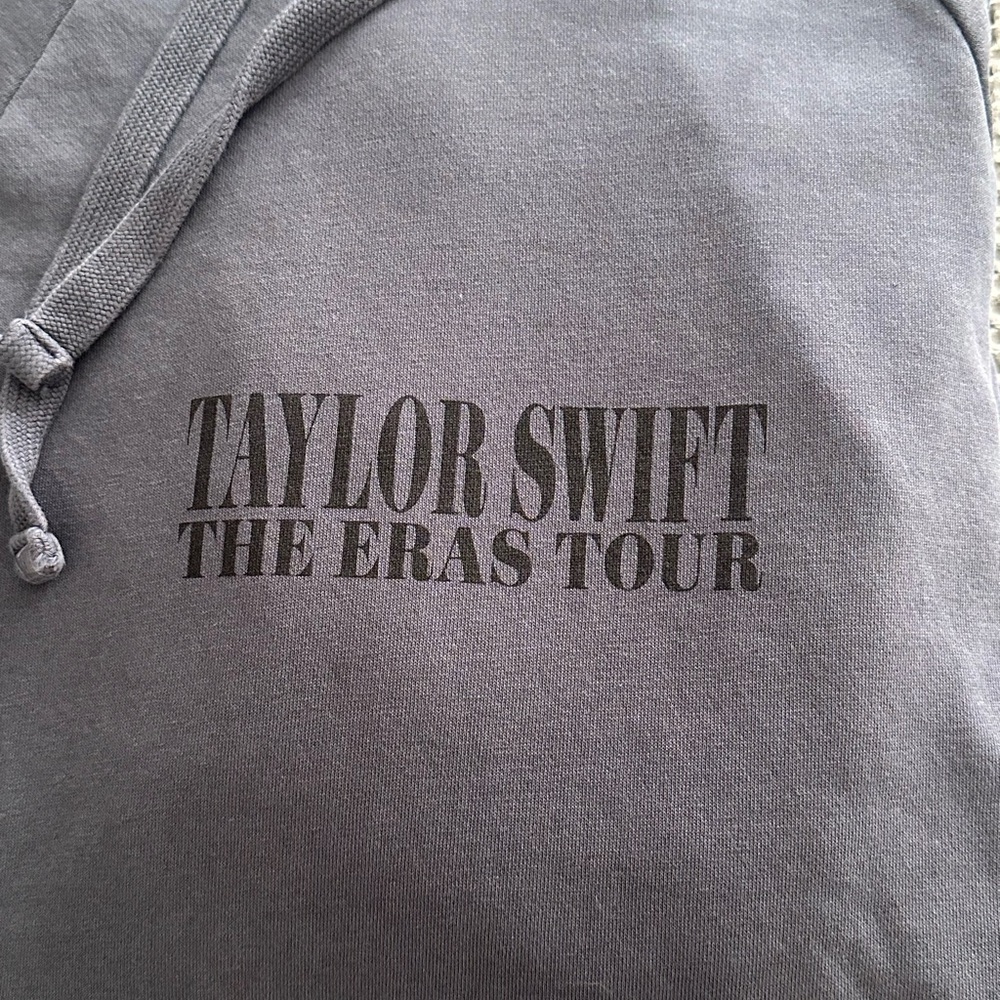 Official Taylor Swift The Eras Tour 2023/2024   Hoodie - Picture 4 of 4